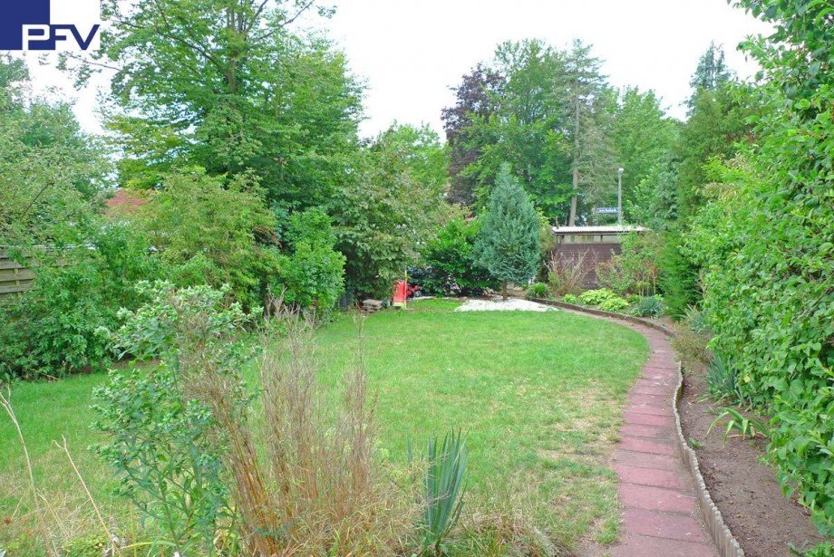Blick auf Garten von Terrasse Reiheneckhaus N�rnberg