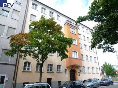 Hauptbild Verkauft: Gemütliche Dachterrassenwohnung - offen für eigene Ideen - mit Sanierungs-AfA!