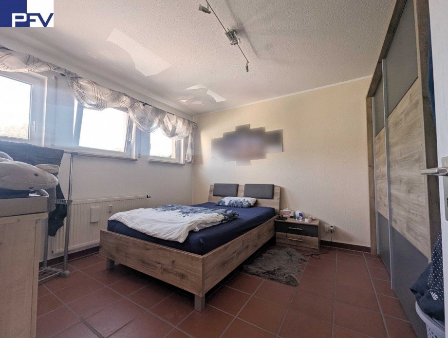 Schlafen mit vielen Fenstern Wohnung Wendelstein