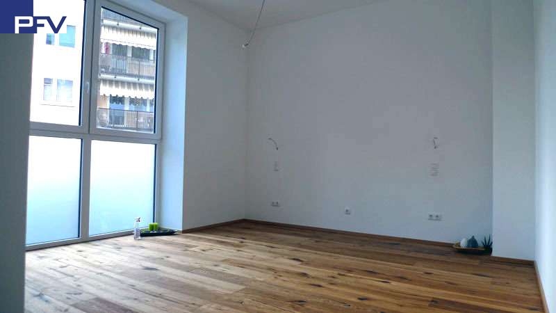 Ger�umiges Schlafzimmer Erdgeschosswohnung N�rnberg