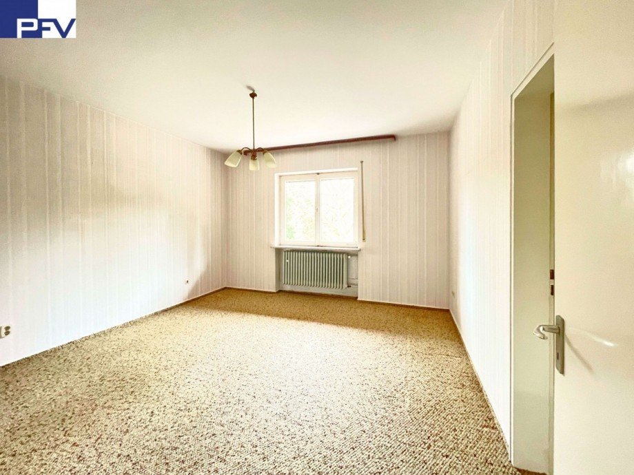 Schlafzimmer im Souterrain Einfamilienhaus Sachsen b. Ansbach