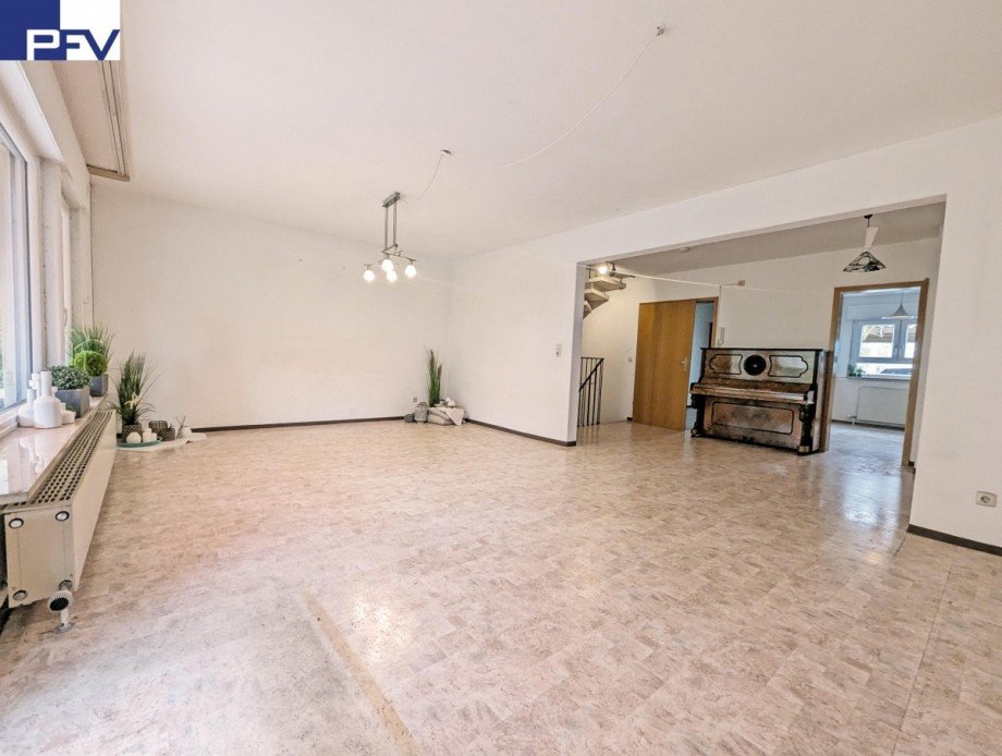 EG Wohnen m Blick in K�che Haus N�rnberg