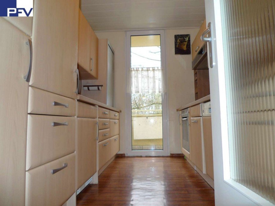 K�che mit kleinem Balkon Etagenwohnung N�rnberg