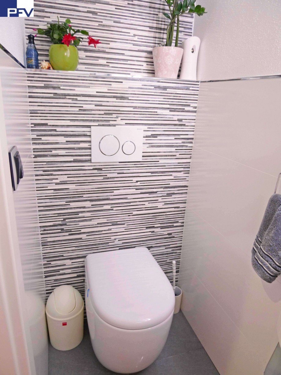 Modernes G�ste-WC Reihenmittelhaus Schwabach