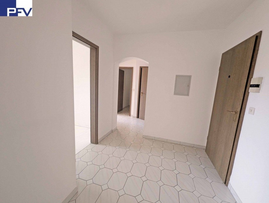Eingangsbereich - Blick zu K�che u. Schlafen Wohnung N�rnberg