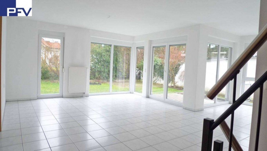 Sehr hell Dank bodentiefer Fen Doppelhaush�lfte Weiherhaus