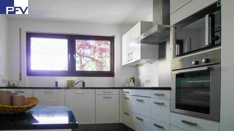 Helle freundliche K�che Reihenmittelhaus N�rnberg