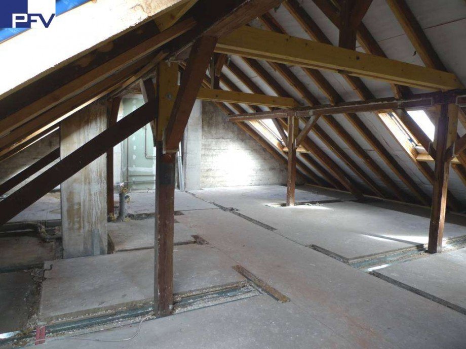 geplantes Kind+Bad (unsaniert) Dachgeschosswohnung N�rnberg