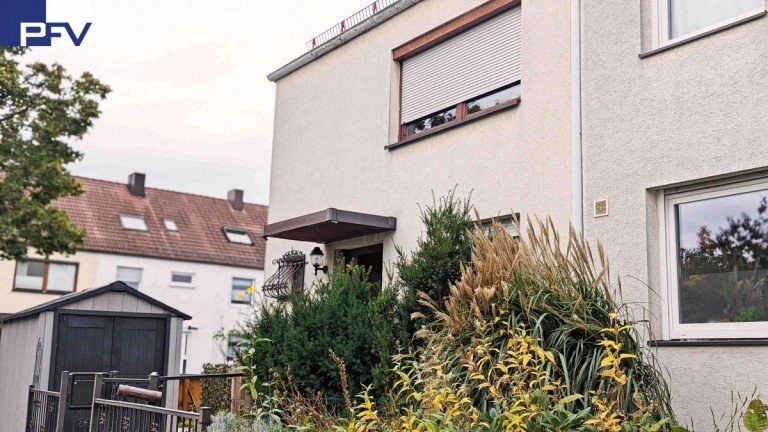 Anwesen Eingang - Ostansicht N�rnberg Reiheneckhaus VERKAUFT: Gl�ckwunsch an unsere K�ufer und Verk�ufer - Tolle kinderfreundliche Lage