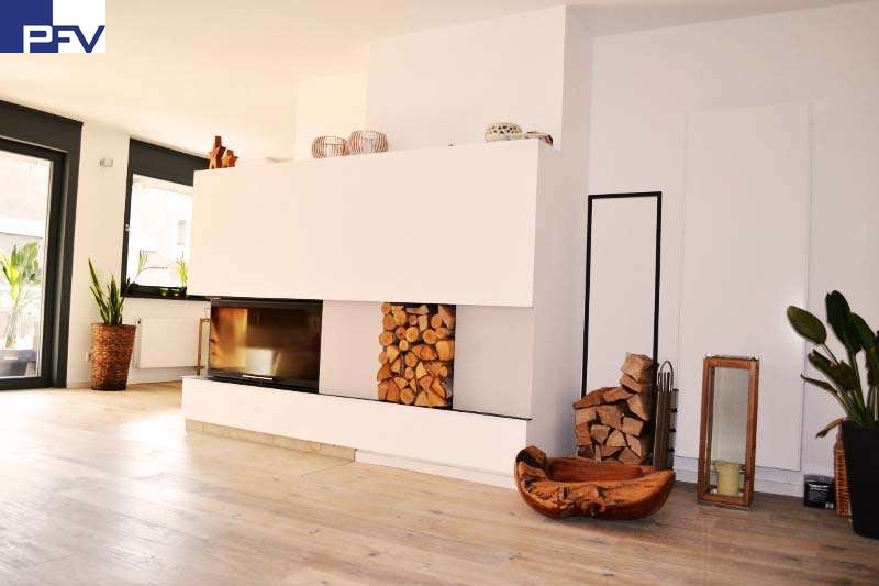 Kamin im Wohnzimmer Mehrfamilienhaus F�rth