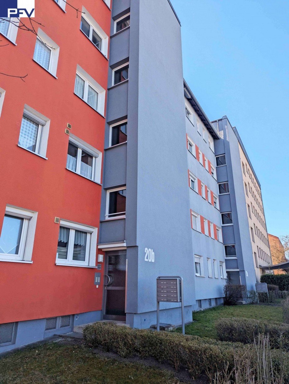 Anwesen Eingangsbereich Etagenwohnung N�rnberg