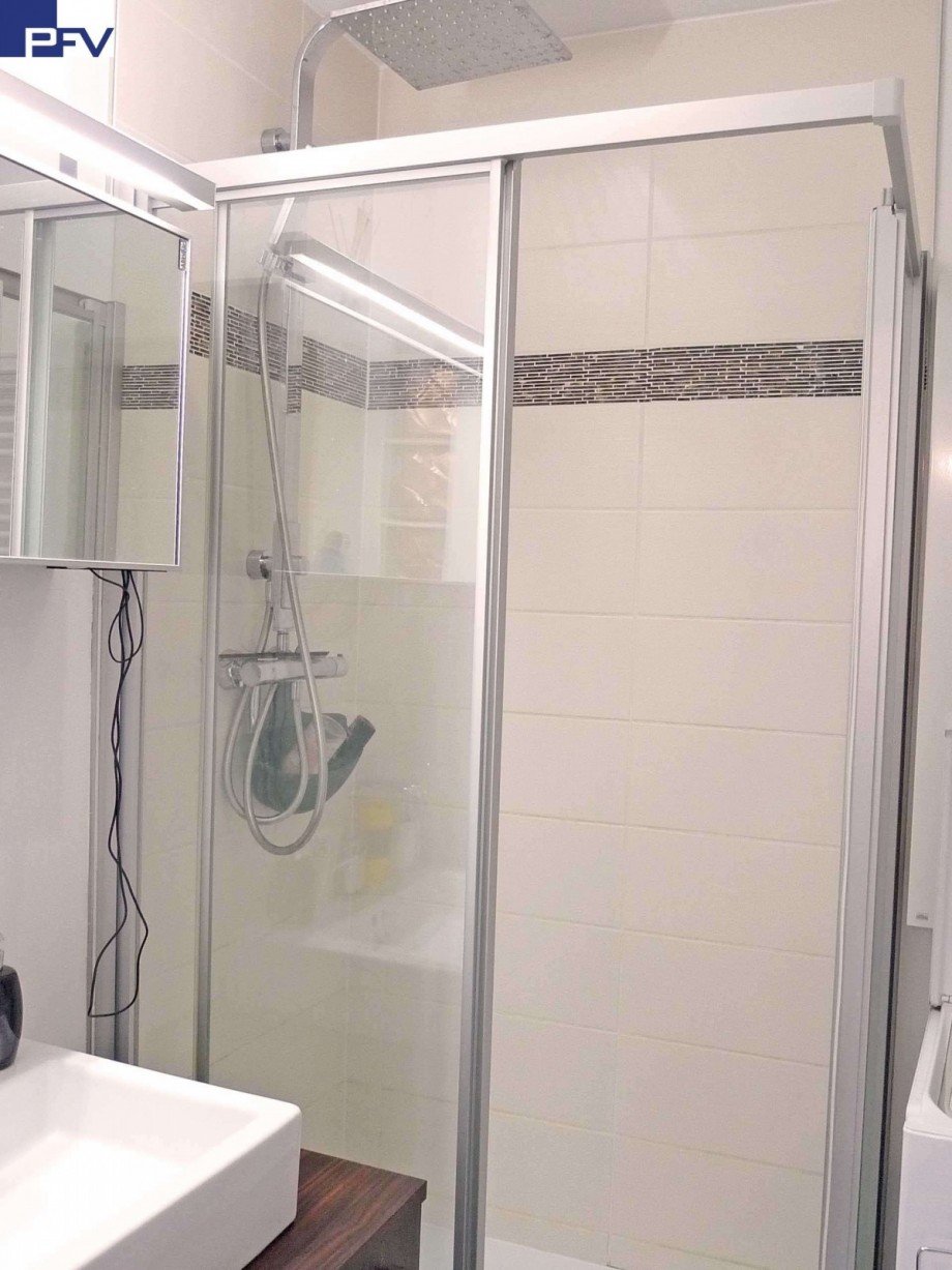 Gro�e Dusche Dachgeschosswohnung N�rnberg