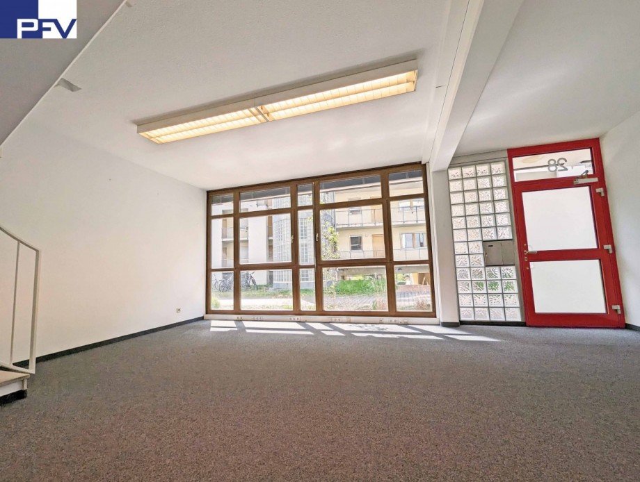 EG Referenzeinheit unrenoviert Stadthaus N�rnberg