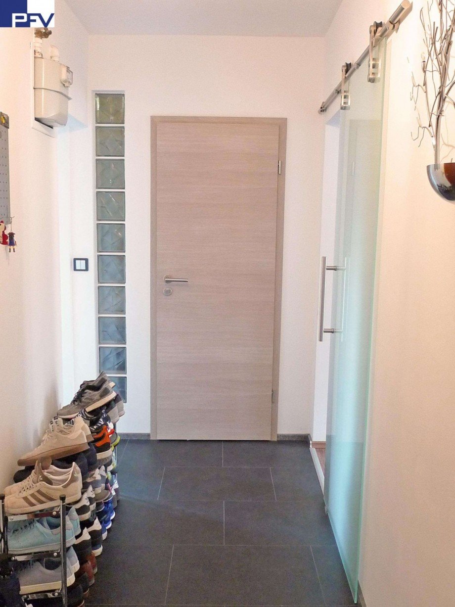 Flur - Blick zum Bad Dachgeschosswohnung N�rnberg