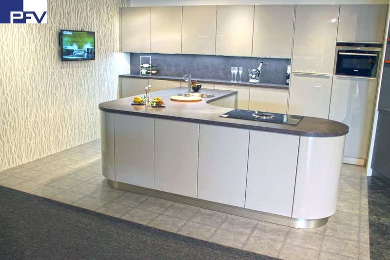 Auf Wunsch mit Designerk�che Erdgeschosswohnung N�rnberg