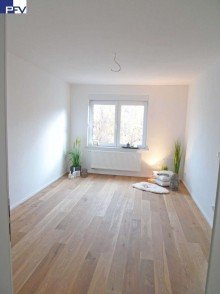 Sch�ner Eiche-Parkettboden Verkauft: Kernsaniertes Mehrfamilienhaus 96.500 Jahresmiete! �ber 5% Rendite!