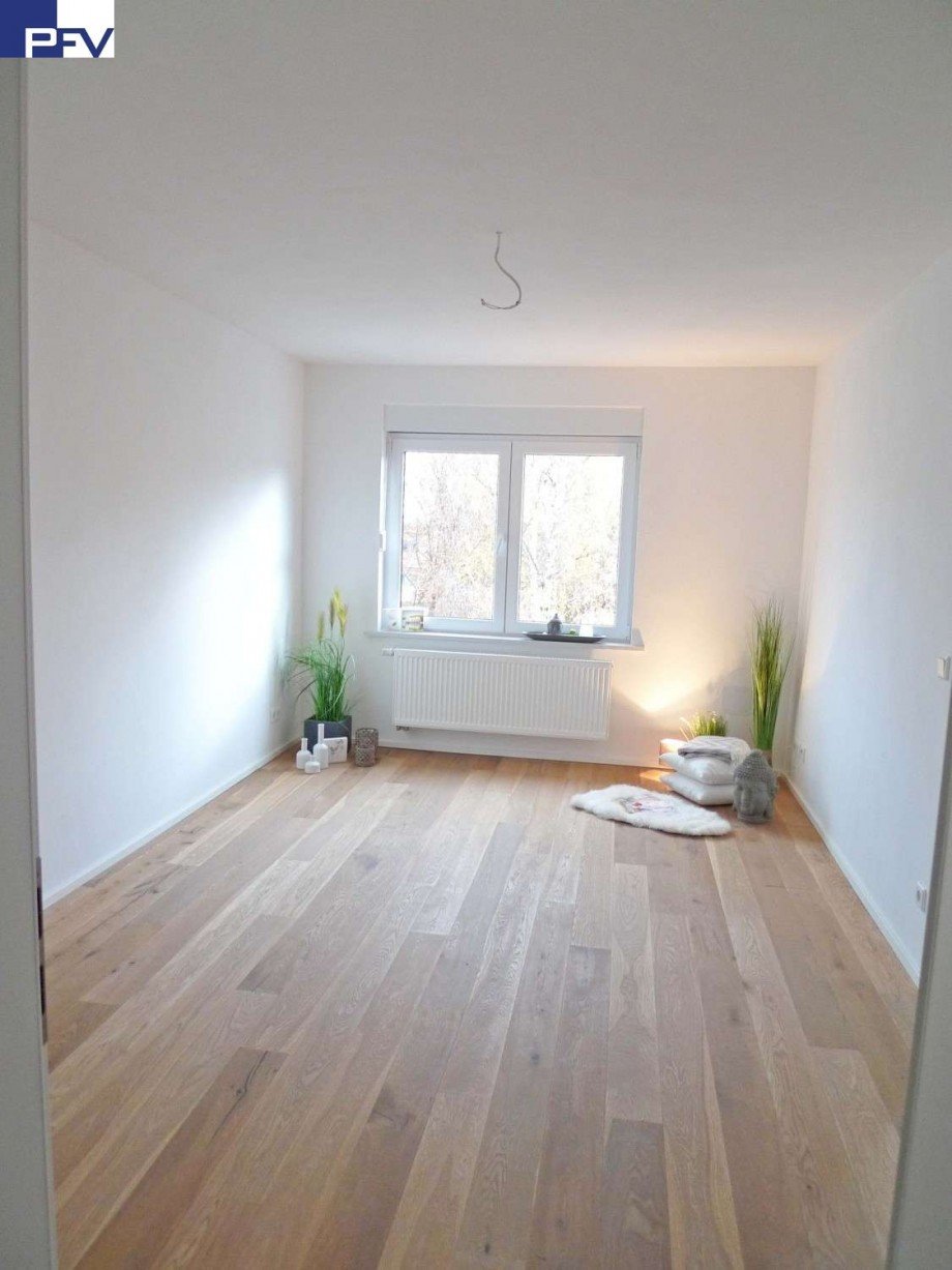 Sch�ner Eiche-Parkettboden Renditeobjekt N�rnberg