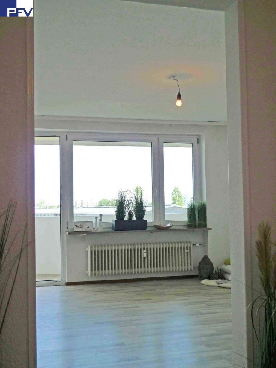 Blick ins Wohnzimmer Etagenwohnung Haar