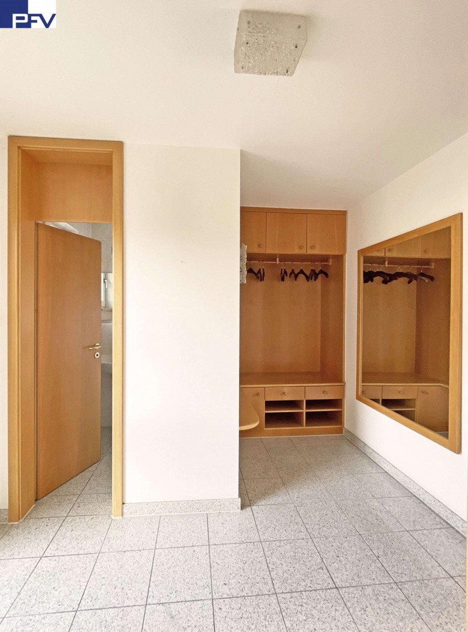 Garderobe und G�ste-WC Reiheneckhaus Pyrbaum