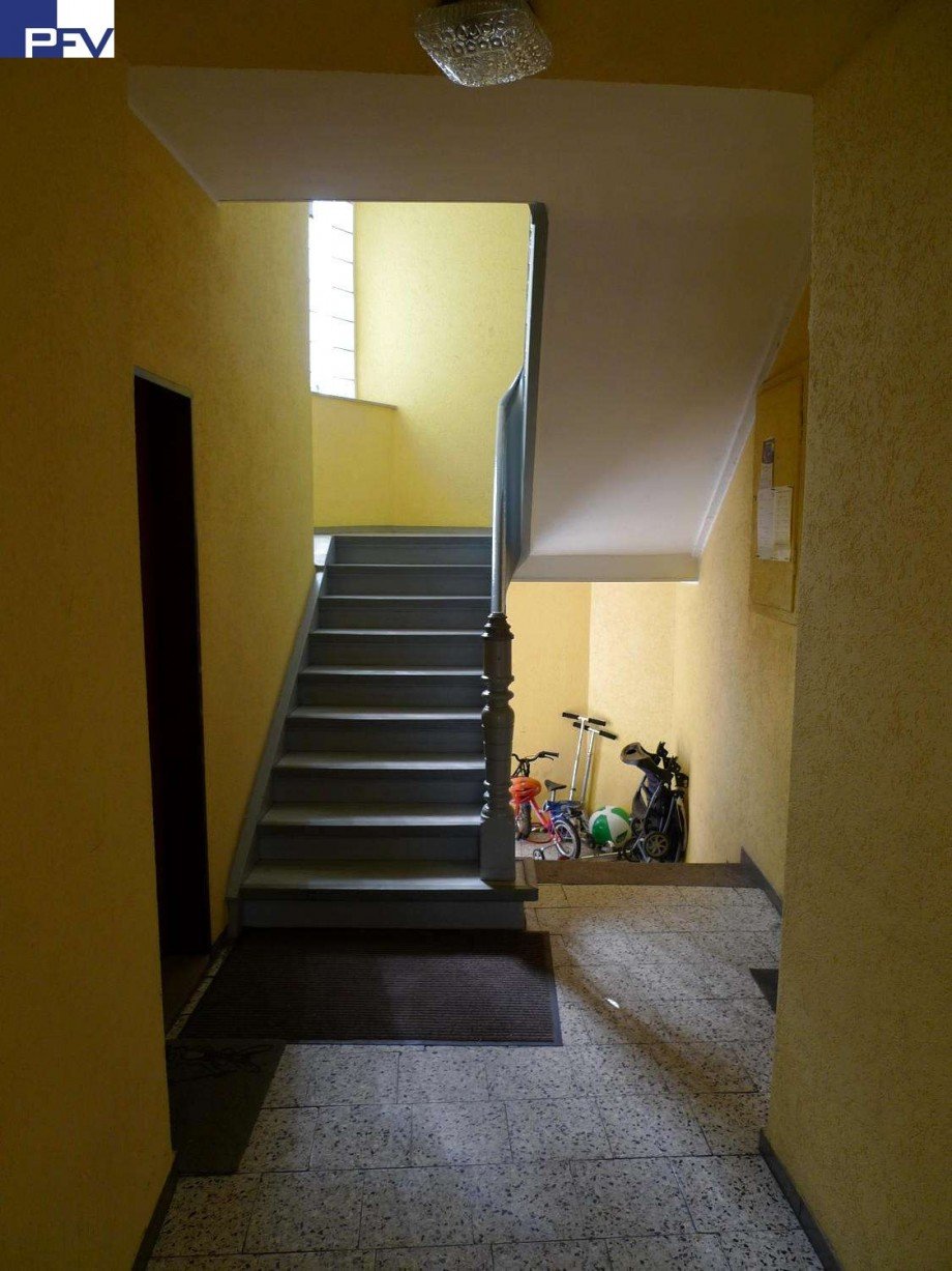 Eingang Dachgeschosswohnung N�rnberg