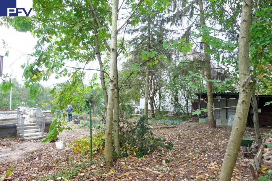 Blick vom Garten in S�d-Ost Grundst�ck Schwabach