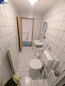DG Duschbad VERKAUFT: Gro�es und familienfreundliches Reihen-Eckhaus mit Carport